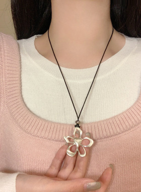 韩国ins博主镂空花朵黑绳项链