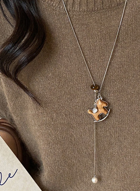 木质小马吊坠毛衣链本命年好运