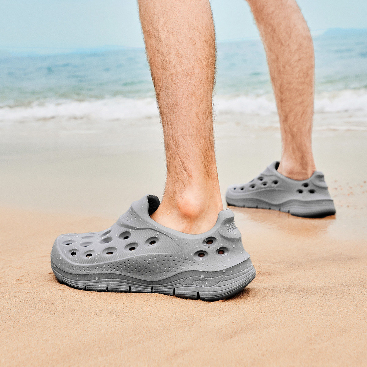 Skechers斯凯奇男子户外运动沙滩鞋透气耐磨休闲凉鞋洞洞鞋243240,淘宝优惠券,粉丝福利购,淘宝优惠卷