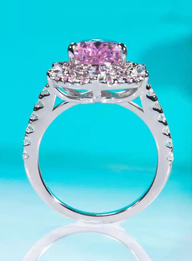 莫桑石水滴粉钻鸽子蛋戒指