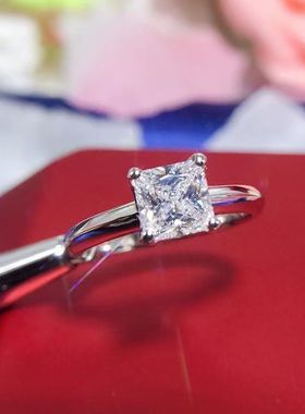 D色莫桑石单钻公主方戒指