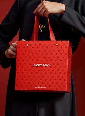 2026年新款马年吉祥物送朋友本命年礼物陶瓷过年红色装饰生肖摆件