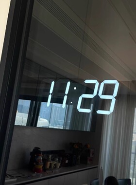 时钟挂墙客厅轻奢高级感