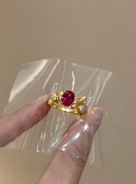 新款中古拉丝紫荆花红色锆石戒指