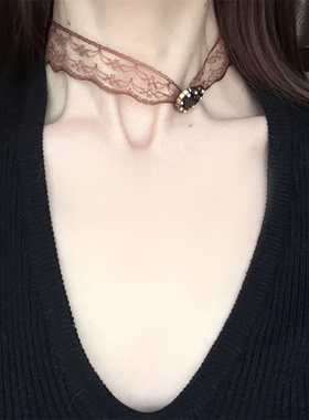 咖色蕾丝choker爱心颈链