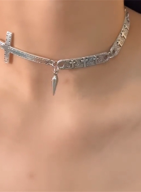 银色金属十字架choker项链