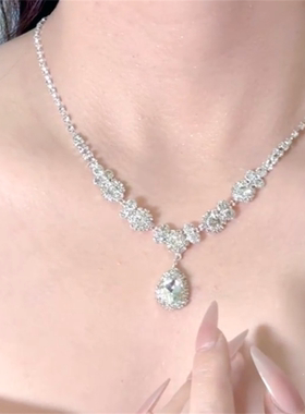 满钻爆闪水滴流苏项链耳环套装