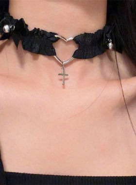 黑色爱心形蝴蝶结项圈女