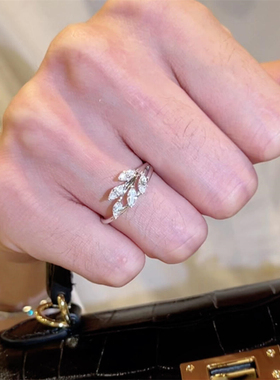 爆闪锆石树叶戒指女款