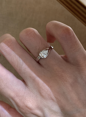 超闪水滴锆石戒指女款