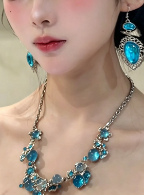 蓝色水晶花朵项链女2026新款轻奢