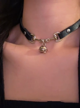 甜酷辣妹小众设计choker皮质铃铛