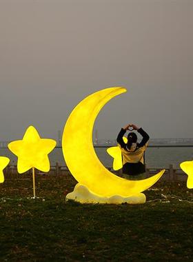 大型月亮爱心玻璃钢发光摆件商场网红拍照打卡雕塑房地产景区装饰