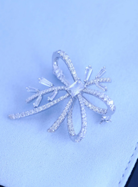 HF何家丝带初雪胸针925银轻奢