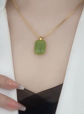 平安无事牌翠绿色项链年新款潮气质百搭高级感锁骨链时尚精致
