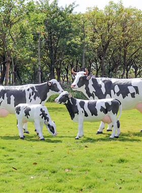户外园林农场牧场仿真奶牛雕塑草坪西门塔尔玻璃钢黄水牛模型摆件