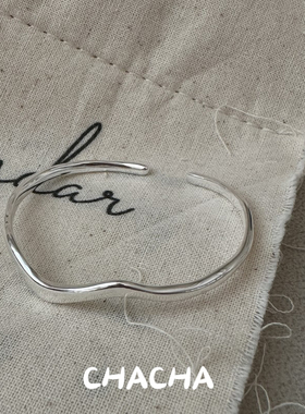 茶茶 S925纯银韩版小众设计感光面波浪手环博主款简约复古手镯