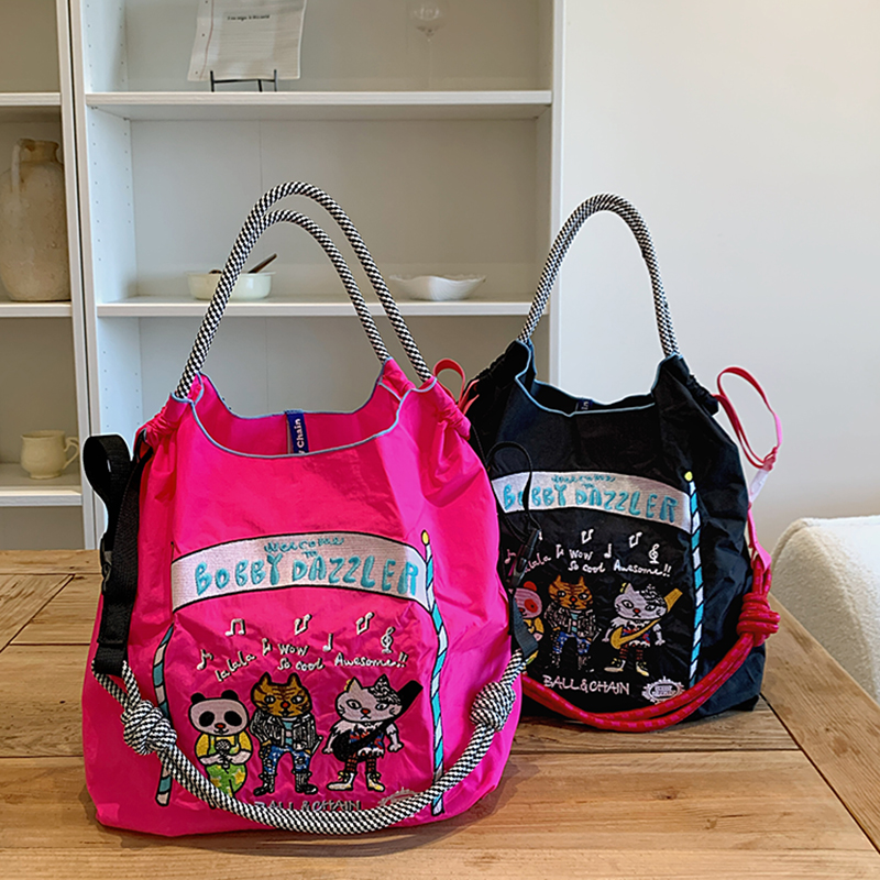 日系ballchain熊猫乐队刺绣购物袋高圆圆同款尼龙帆布单肩斜挎包 - 图2