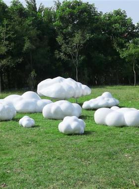 不锈钢镂空仿真云朵雕塑售楼处公园林草坪玻璃钢人物摆件景观小品