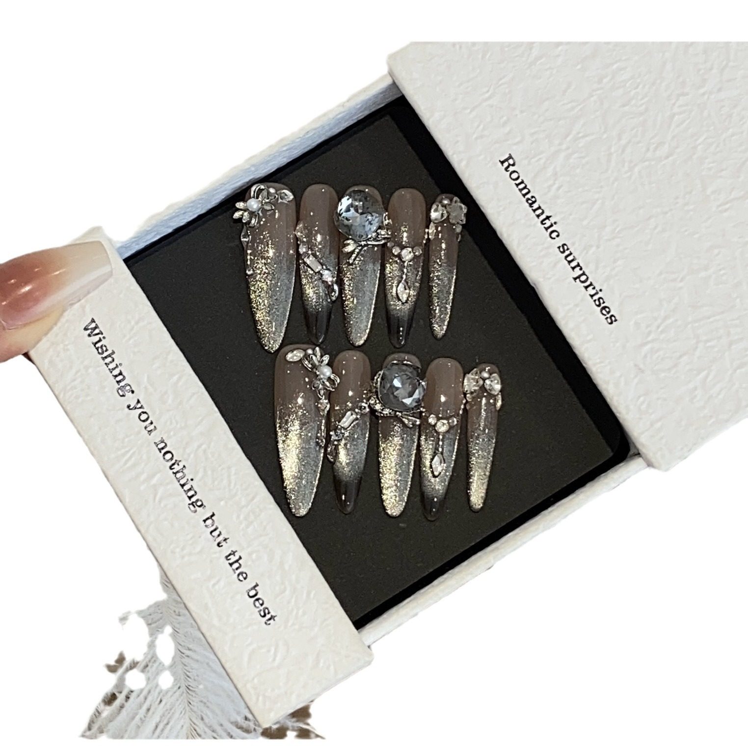 【桃黑巧】新款纯手工简简穿戴甲轻奢重工超长法式猫眼高级美甲片,淘宝优惠券,粉丝福利购,淘宝优惠卷