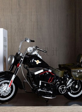 样板间男孩房衣帽间衣柜摆件书桌潮牌运动衣服滑板车软装饰品套装