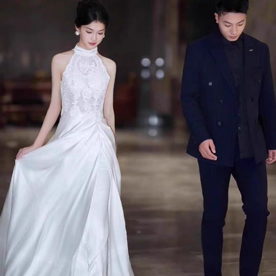 法式白色缎面挂脖晨袍订婚鱼尾蕾丝出门迎宾轻纱新娘敬酒晚礼服裙