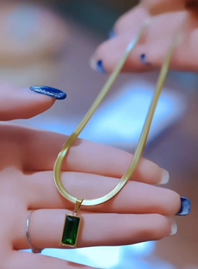 2026新款爆款气质女士绿色蛇骨链轻奢高级感时尚百搭锁骨链精致