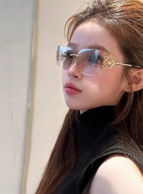 曲面无框方形Y2K水银色墨镜女