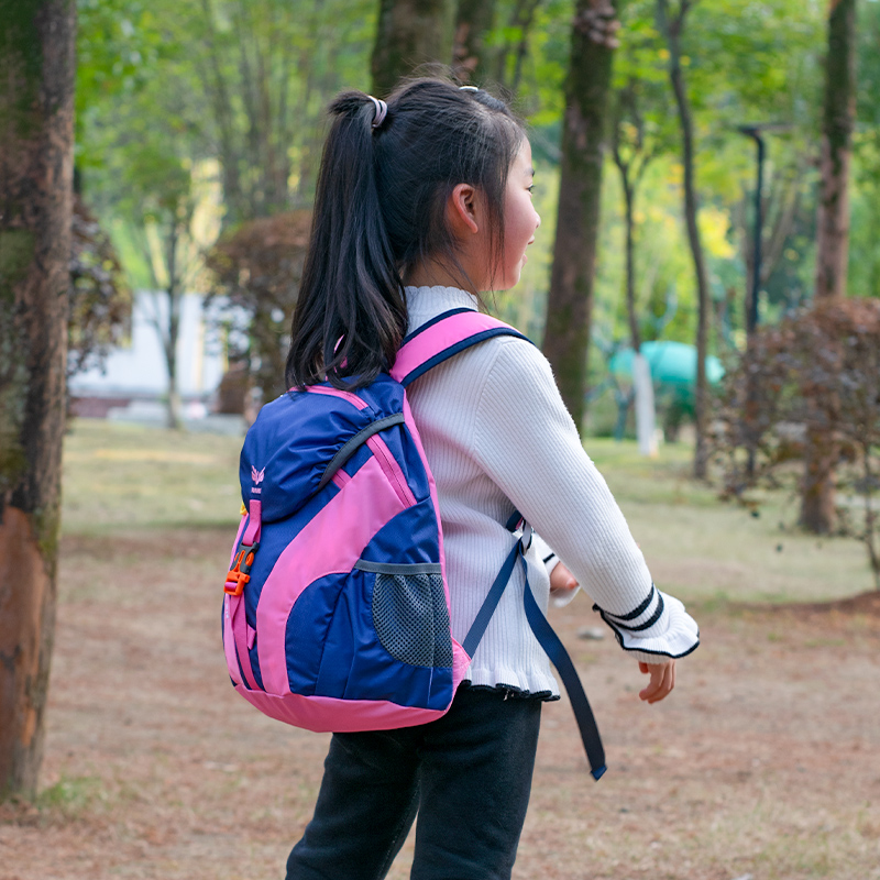 户外儿童出游小背包超轻便女孩外出旅游小学生春游研学双肩包女童