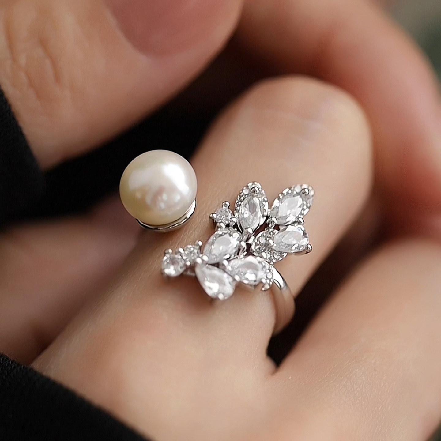 Jane's Jewelry Natural Freshwater Pearl Ring for Women Fashionable, Luxurious and Exquisite High-end Open Ring Ring