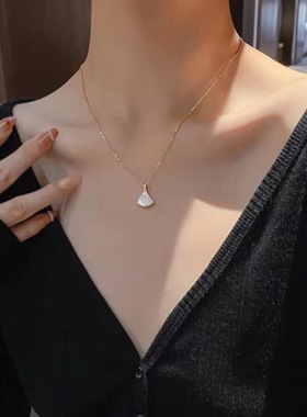 贝母扇子项链轻奢18k金