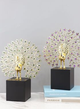 现代简约创意金属孔雀开屏桌面摆件客厅玄关酒店样板间家居装饰品