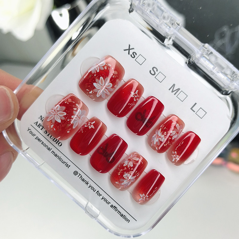 2026年新款红色花朵穿戴甲轻奢高级感小众设计甲片可拆卸美甲贴片,淘宝优惠券,粉丝福利购,淘宝优惠卷