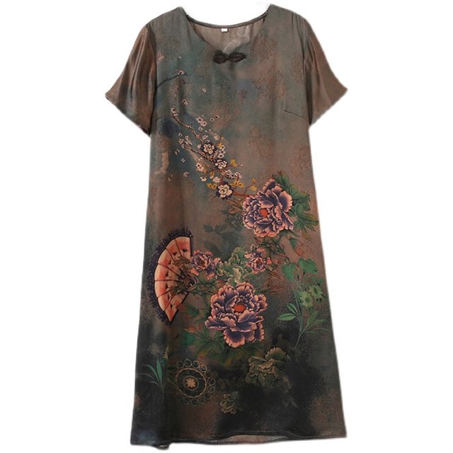 Middle-aged and elderly mothers in summer silk mulberry silk dress