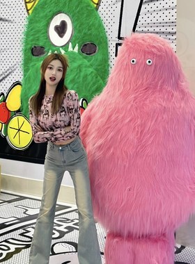 速发毛毛怪模型店铺列长装饰美陈打生日橱窗活动卡毛绒商场造景