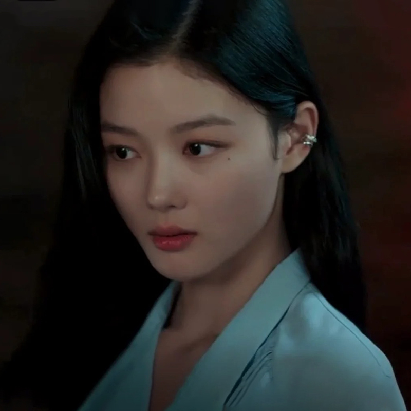 金色好看耳环女新款高级轻奢艺术生耳骨夹无耳洞独特个性秋冬耳饰 - 图2