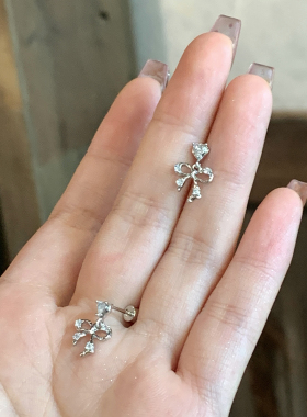爱心挂蝴蝶结医用钛钢耳骨钉