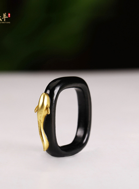 新疆和田玉黑青玉年年有余玉戒指