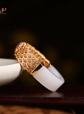 新疆和田玉18k金镶玉蓝宝戒指环