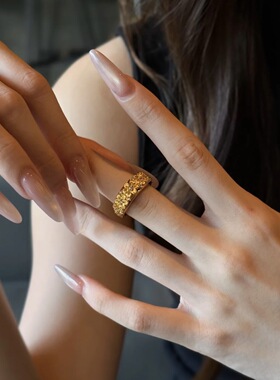 越南沙金点钻繁花花朵戒指女仿黄金小众轻奢高级感老钱风指环配饰