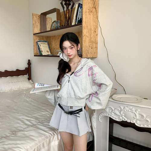 FTT FlyTheTruth『派对暗号』 美式烫钻连帽卫衣女2025新款短外套 - 图0