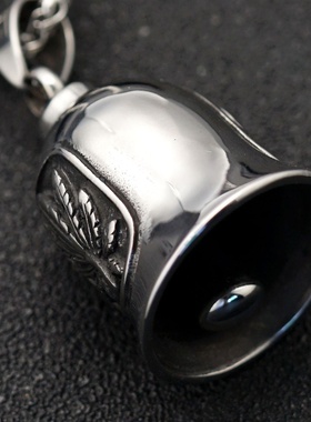 亚马逊新款 复古朋克机车风钛钢枫叶造型骑士驱魔铃铛