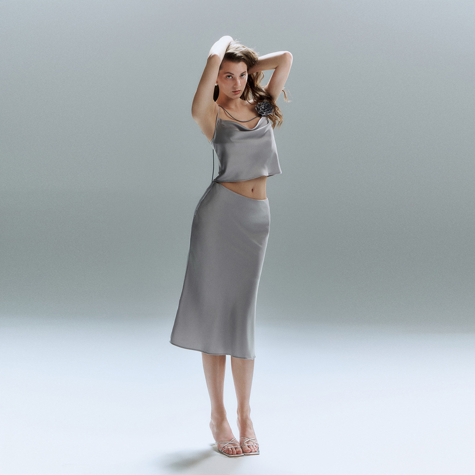 PynkiSwear 绿色/银色缎面花朵短款吊带上衣/A字版型半身裙套装夏,淘宝优惠券,粉丝福利购,淘宝优惠卷