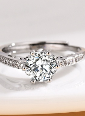 2025新款1克拉莫桑钻六爪镂空订婚钻戒闪亮奢华假钻侧边求婚指环