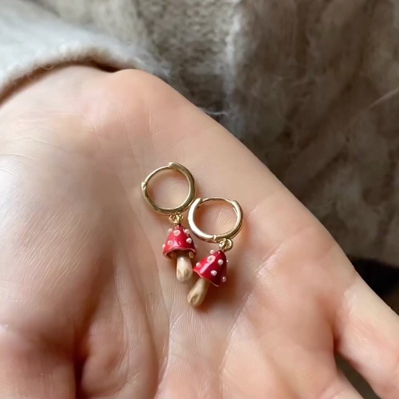 【王玉雯同款】Fable珐琅彩蘑菇耳环可爱女感网红耳钉耳坠,淘宝优惠券,粉丝福利购,淘宝优惠卷