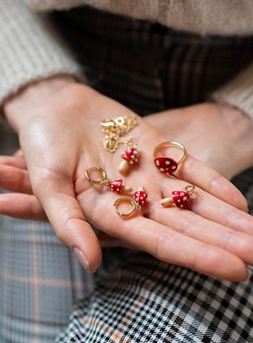 珐琅彩吊坠Fable手链蘑菇