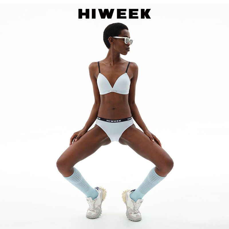 HiWeek潮牌三角杯内衣女轻运动风防跑杯时髦可外穿芭比文胸