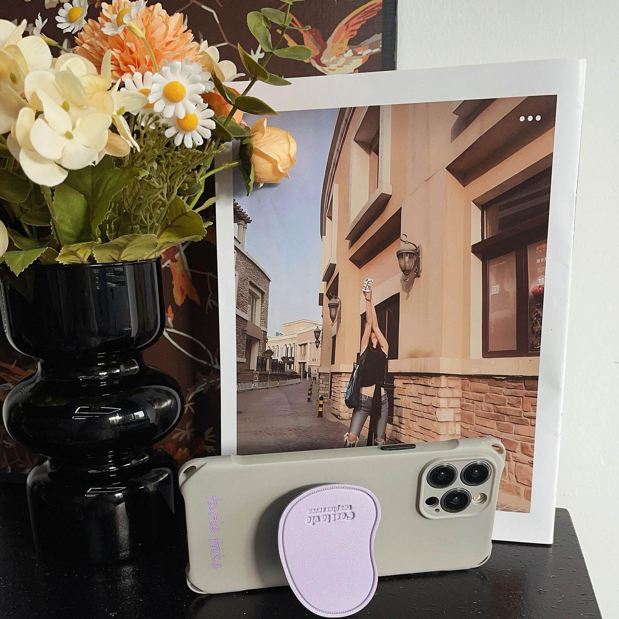 紫色毛球链手腕绳简约香芋紫皮质支架可调节挂绳适用苹果15Promax灰色挂绳手机壳iPhone14promax防摔1211小众