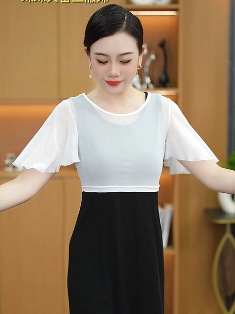 ຄົນດັງໃນອິນເຕີເນັດທີ່ນິຍົມເສື້ອຍືດແຂນສັ້ນຕາຫນ່າງຜ້າໄຫມ, ເສື້ອຍືດເຄິ່ງກາງຂອງແມ່ຍິງທີ່ມີທ່າອ່ຽງ, ເສື້ອຢືດແຂນບິນບາງເບົາທີ່ສຸດ.