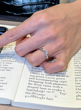 爆闪交叉满天星繁花戒指女轻奢